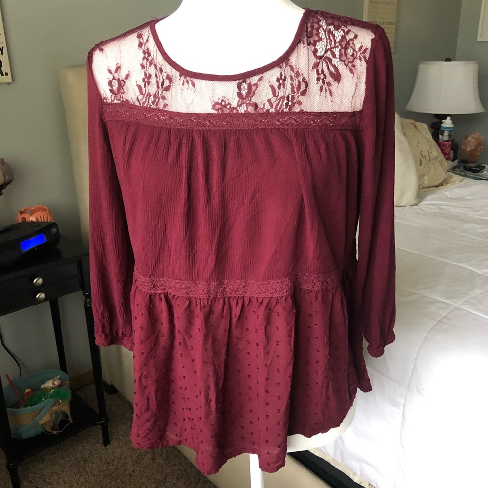 Stitch Fix Violets & Roses 🌹Small Maroon Lace Top